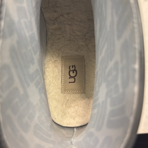 Used Women’s UGG Rain Boots Size 9 US - Picture 3 of 6